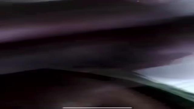 Caminhoneiro careca gordinho parou no banheiro do po...