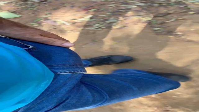 2 - vídeos caminhando com o pau pra fora da calça