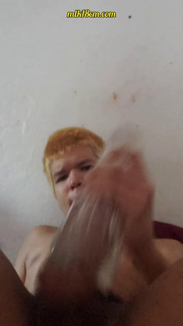 Punheta falando putaria