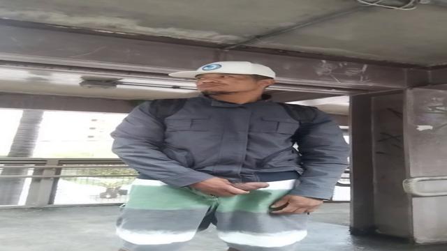 Punheta na passarela ?
