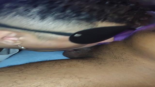 Puta mamando macho 