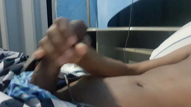 Queria você agora aqui comigo sentando no meu pau