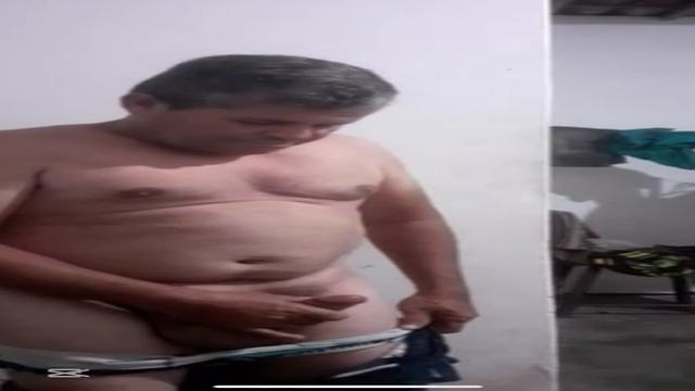 Segunda gozada do dia desse coroa do sacão do vídeo anterior .. tudo inédito exclusivo 