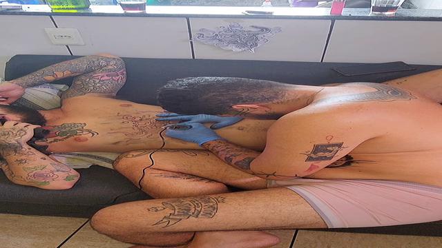 Tatuador me mamou