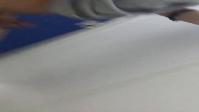 Levando rola no cuzinho no pelo no banheiro público ...