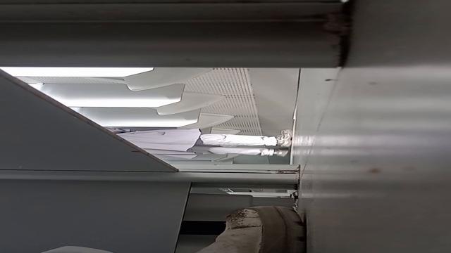 Observei o boy na cabine as vezes uns batem uma 