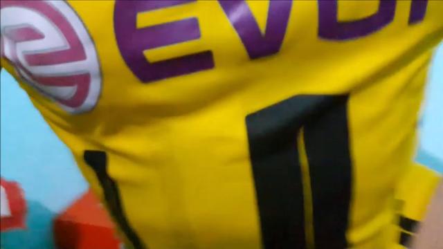 jogador de futebol da pica grossa levando leitada no...