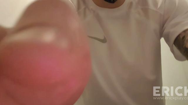 Batendo Uma No Banheiro Da Smart