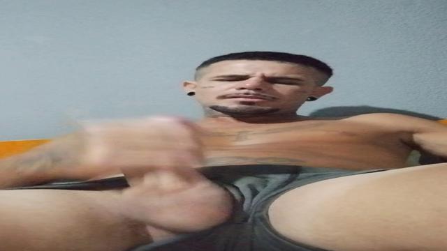 Aquela gozada de leia na madrugada chegando em casa ...