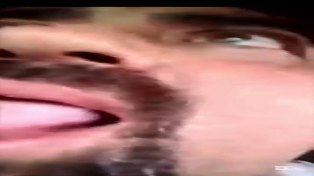 Caminhoneiro parrudo muito safado gostoso sacudo lei...