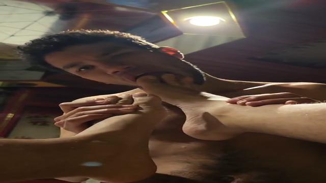 Quem curti ou tem FETICHES por PÉS aqui ??