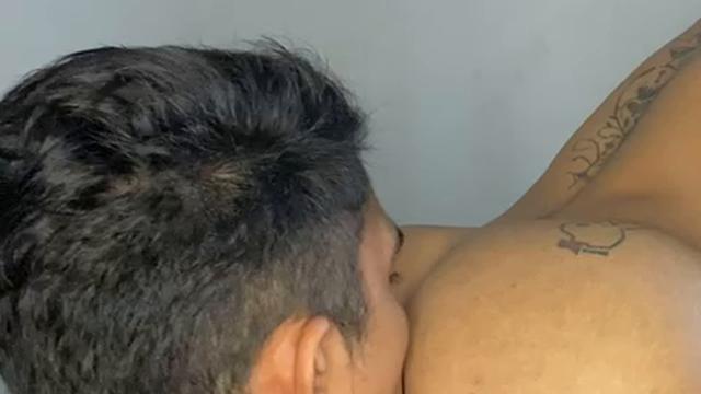 Novinho chupando meu rabo
