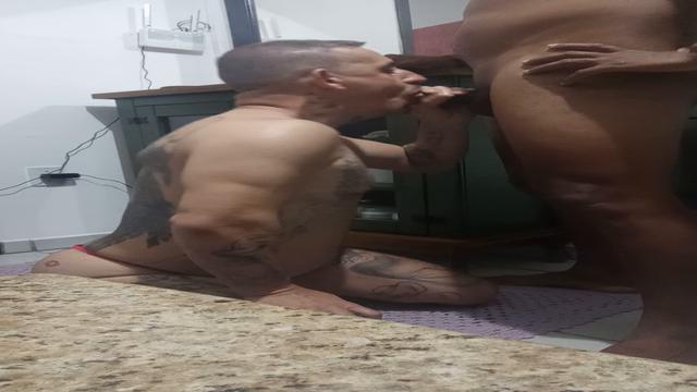 Macho nordestino veio pra receber uma boa mamada do ...