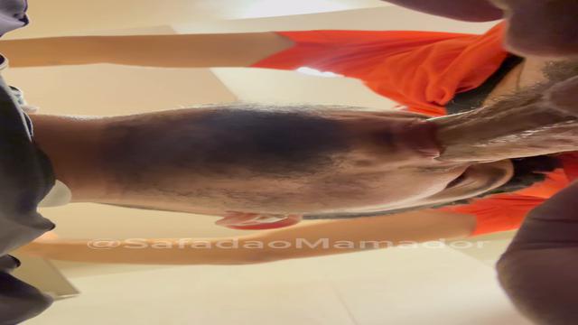 Mamei o novinho pauzudo no shopping mas ele quis par...