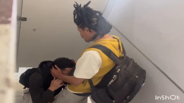 Puto mamando o negão 
