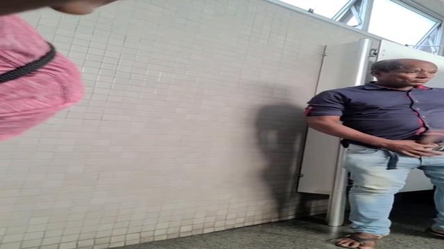 Dois maduros safados se mamando e me mamando 