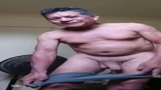 Coroa mais safado que esse tá pra existir adora faze...