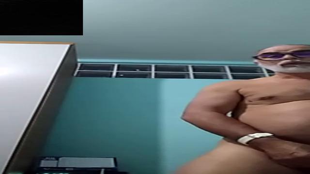 Uhhh que papai safado querendo da o cuzinho 58 anos ...