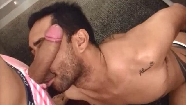 333- Pauzudo nem tirou a cueca pra socar o leite