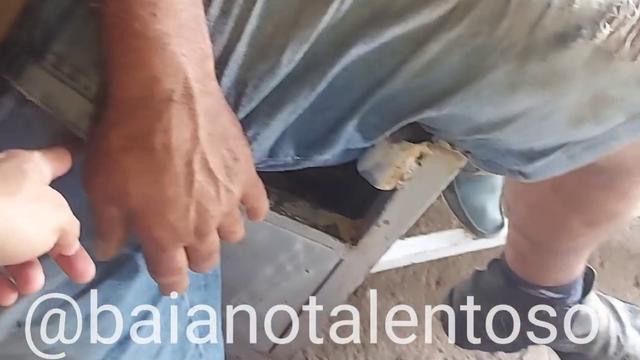 PEGANDO NA MALA DO BORRACHEIRO