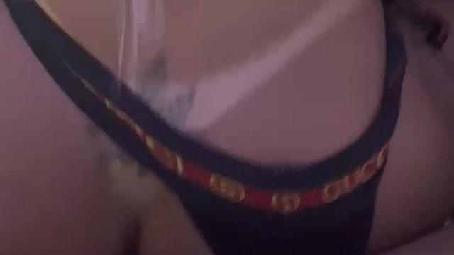 Botou minha calcinha de lado e lascou a piroca 