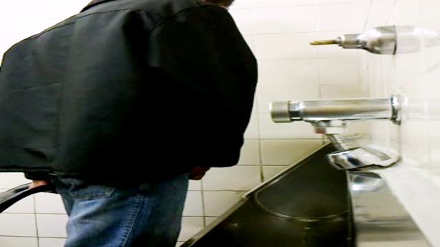 Pissing #52