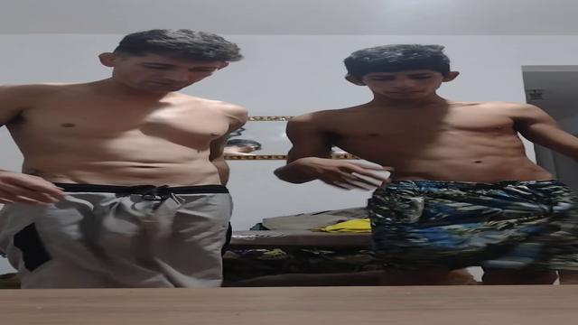 Amigos héteros cumprindo desafio do tadalafila na br...