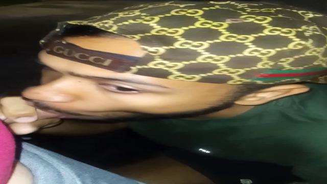 Chupando cara na rua 