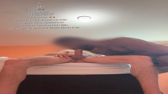 Fodendo forte e gostoso com um vovô magrinho nécudo ...