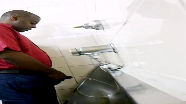 Pissing #3