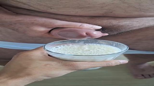 O leitinho do KADU para deixar minha vitamina mas gostosa