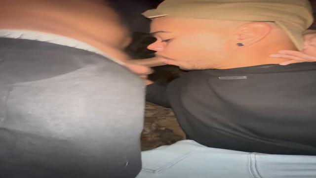 Novinho gostoso ganhando um boquete 