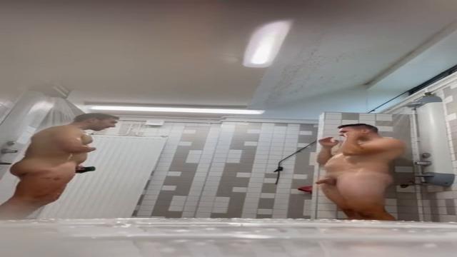 Aquele banho depois do futebol 