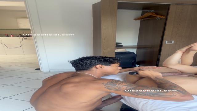 Depilei o rabao dele e meti pika 