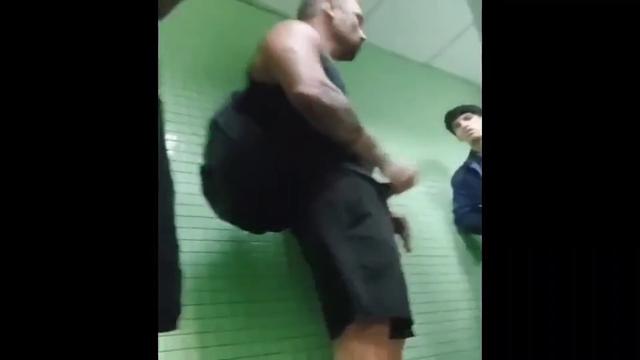 Heteros pauzudos numa brincadeira deiiciosa dentro d...