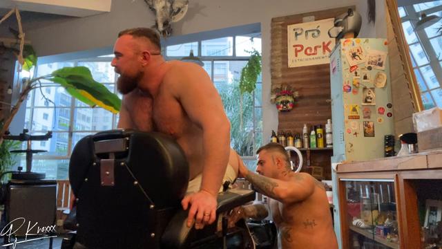 Corte, Barba e leite no rabo!