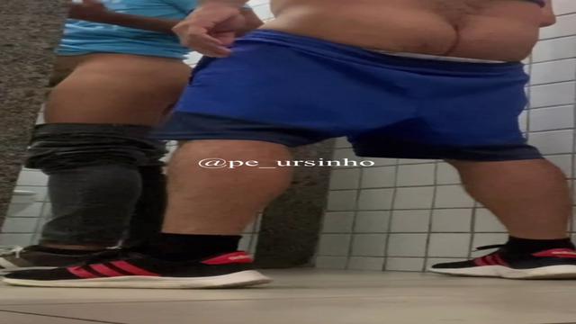Com força no wc