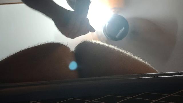 Enterrando fundo no rabão guloso 