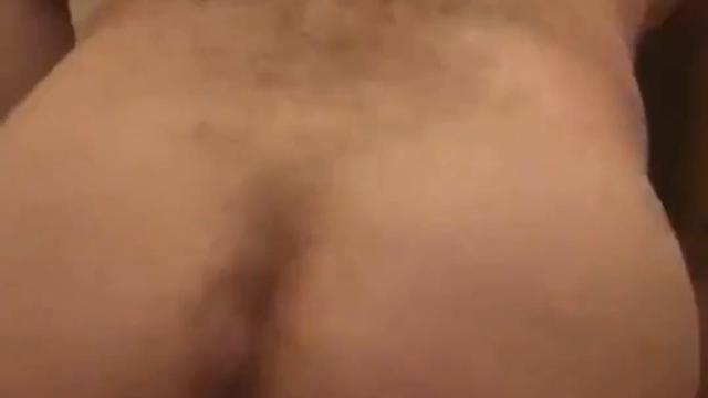 Encaixou gostosinho no rabo