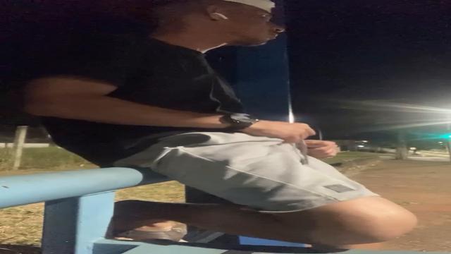Teria coragem de me mamar aqui.??