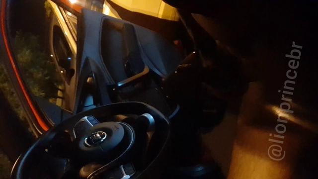 Tesão bateu no estacionamento