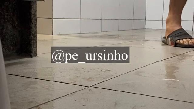 Leite de cafuçu no banheirao V69