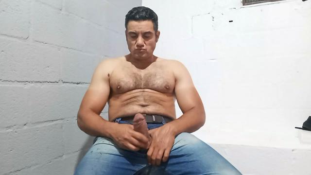 Yuri Gaúcho cheio de tesão na caceta grossa