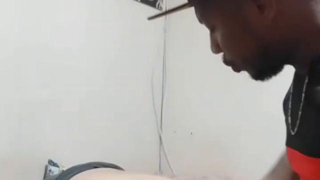 Parte 3 fistando o cu do puto
