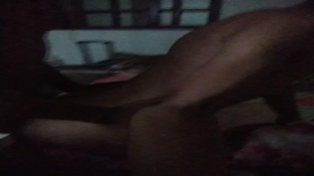 dormir na casa do moleque levei leitada pela manha