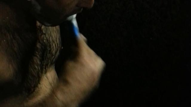 Escovando dente