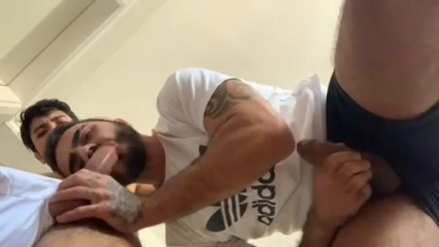 Dois Machos se Saboreando 