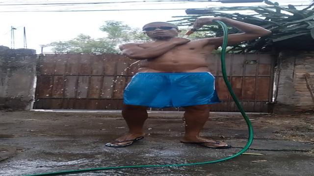 Banho mangueira em casa ?
