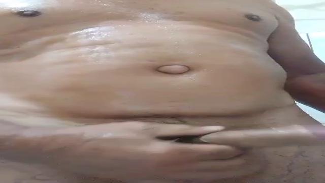 seu amauri caminhoneiro no banho gozando