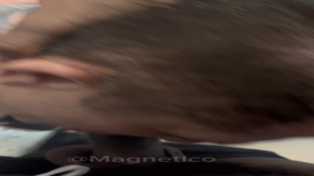 Encontrei uma sendenta querendo mamar no banheiro 